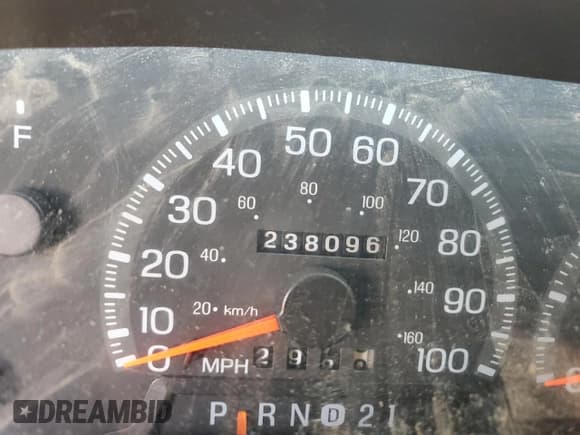 ✅ 1998 Ford F-150 XL • VIN: 1FTRX08L5WKB85130 • Лот: 85796704. Опубликован ранее на Copart с пробегом 238 096 миль. Бесплатный доступ к архиву аукционных продаж из США и подробный отчёт об истории автомобиля на DreamBid. Изображение 9.