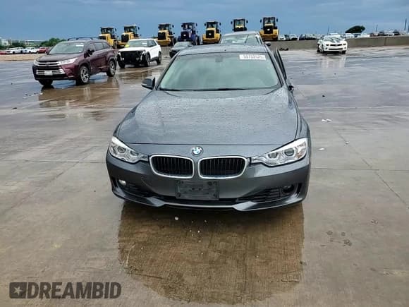 ✅ 2013 BMW 3 Series 328i • VIN: WBA3A5G53DNP19533 • Lot: 55752525. Listed on Copart with 92,472 mi. Free auction sales archive from the USA and detailed vehicle history report at DreamBid. Image 14.