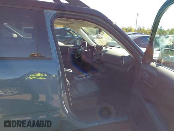 ✅ 2023 Ford Bronco Sport Outer Banks • VIN: 3FMCR9C69PRE26041 • Lot: 43218296. Wystawiony na IAAI z przebiegiem 22 839 mil. Bezpłatny archiwum sprzedaży aukcyjnych z USA i szczegółowy raport historii pojazdu na DreamBid. Zdjęcie 5.