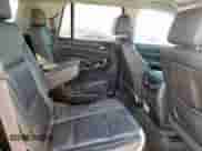 2015 Chevrolet Tahoe LT z VIN 1GNSCBKC9FR633675, wystawiony jako Copart lot #81702415 z przebiegiem 153 617 mil mil oraz Szkoda całkowita • Salvage title. Historia ofert i sprzedaży dostępna na DreamBid. Obrazek 11.