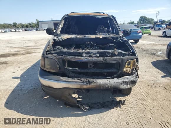 ✅ 2002 Ford Expedition XLT • VIN: 1FMRU15W12LA51731 • Lot: 85105245. Listed on Copart with Not provided. Free auction sales archive from the USA and detailed vehicle history report at DreamBid. Image 5.