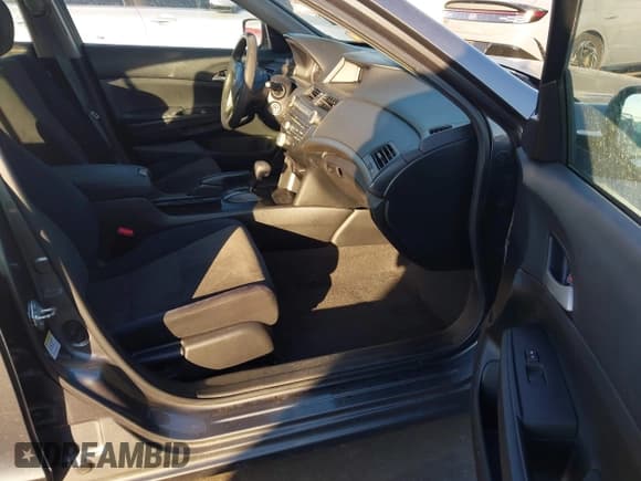 ✅ 2010 Honda Accord LX • VIN: 1HGCP2F34AA033313 • Lot: 43751071. Listed on IAAI with 188,302 mi. Free auction sales archive from the USA and detailed vehicle history report at DreamBid. Image 5.