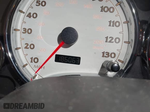 ✅ 2006 Saturn VUE • VIN: 5GZCZ63446S822185 • Lot: 41809976. Wystawiony na IAAI z przebiegiem 186 063 mil. Bezpłatny archiwum sprzedaży aukcyjnych z USA i szczegółowy raport historii pojazdu na DreamBid. Zdjęcie 7.