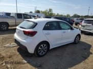 ✅ 2022 Kia Rio S • VIN: 3KPA25AD5NE481245 • Lot: 81101155. Wystawiony na Copart z przebiegiem 17 601 mil. Bezpłatny archiwum sprzedaży aukcyjnych z USA i szczegółowy raport historii pojazdu na DreamBid. Zdjęcie 3.