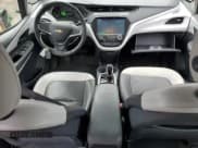 ✅ 2017 Chevrolet Bolt EV Premier • VIN: 1G1FX6S08H4165846 • Lot: 52784055. Wystawiony na Copart z przebiegiem 136 998 mil. Bezpłatny archiwum sprzedaży aukcyjnych z USA i szczegółowy raport historii pojazdu na DreamBid. Zdjęcie 8.