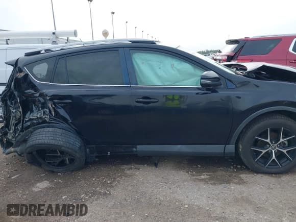 ✅ 2018 Toyota RAV4 SE • VIN: 2T3NFREV8JW437464 • Lot: 42385066. Listed on IAAI with 90,732 mi. Free auction sales archive from the USA and detailed vehicle history report at DreamBid. Image 14.