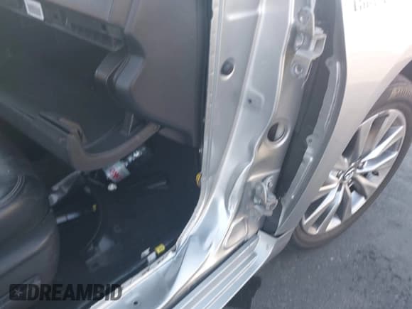 ✅ 2017 Toyota Camry Hybrid LE • VIN: 4T1BD1FK7HU211157 • Lot: 43551736. Listed on IAAI with 223,793 mi. Free auction sales archive from the USA and detailed vehicle history report at DreamBid. Image 18.