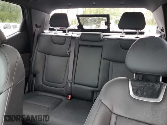 ✅ 2025 Hyundai Santa Cruz Limited • VIN: 5NTJEDDF5SH154934 • Лот: 84219115. Опубликован ранее на Copart с пробегом 902 миль. Бесплатный доступ к архиву аукционных продаж из США и подробный отчёт об истории автомобиля на DreamBid. Изображение 10.