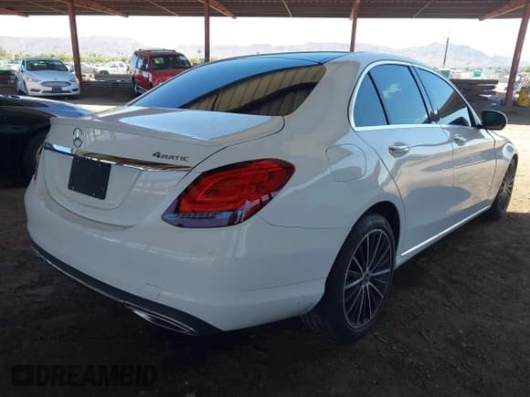 ✅ 2020 Mercedes-Benz C 300 • VIN: W1KWF8EB6LR594861 • Lot: 42874447. Wystawiony na IAAI z przebiegiem 54 402 mil. Bezpłatny archiwum sprzedaży aukcyjnych z USA i szczegółowy raport historii pojazdu na DreamBid. Zdjęcie 4.