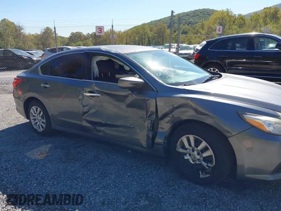 ✅ 2016 Nissan Altima S • VIN: 1N4AL3AP4GC178095 • Lot: 43263033. Listed on IAAI with 195,054 mi. Free auction sales archive from the USA and detailed vehicle history report at DreamBid. Image 6.