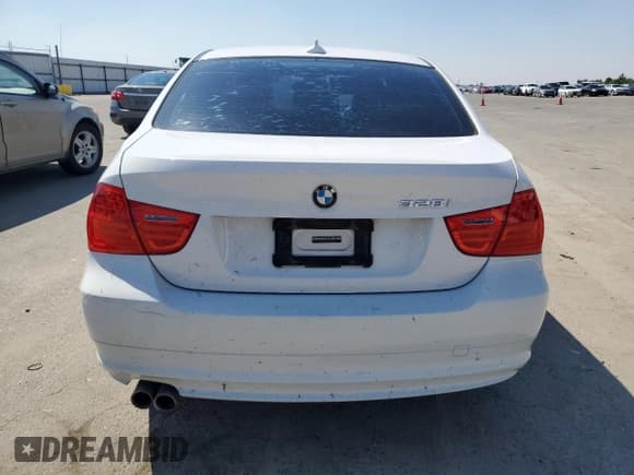 ✅ 2011 BMW 3 Series 328i • VIN: WBAPH5C56BA445624 • Лот: 54777105. Опубликован ранее на Copart с пробегом Не указан. Бесплатный доступ к архиву аукционных продаж из США и подробный отчёт об истории автомобиля на DreamBid. Изображение 6.