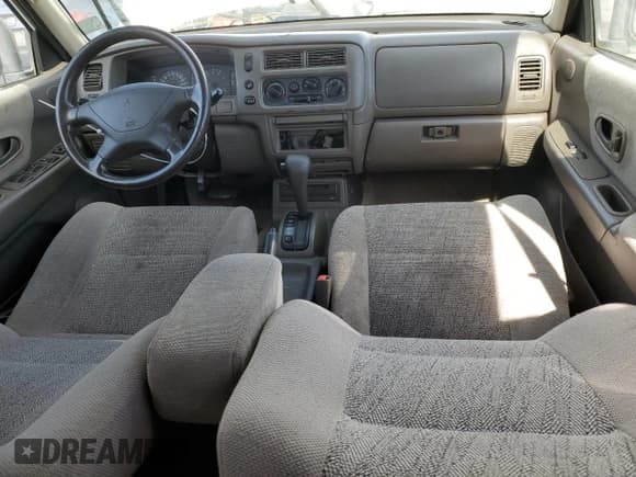 ✅ 1998 Mitsubishi Montero Sport LS • VIN: JA4LS31P1WP029117 • Lot: 72069334. Wystawiony na Copart z przebiegiem 172 069 mil. Bezpłatny archiwum sprzedaży aukcyjnych z USA i szczegółowy raport historii pojazdu na DreamBid. Zdjęcie 8.