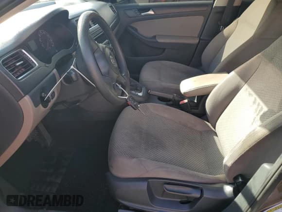 ✅ 2014 Volkswagen Jetta S • VIN: 3VW2K7AJ8EM251045 • Lot: 90817515. Wystawiony na Copart z przebiegiem 126 678 mil. Bezpłatny archiwum sprzedaży aukcyjnych z USA i szczegółowy raport historii pojazdu na DreamBid. Zdjęcie 7.