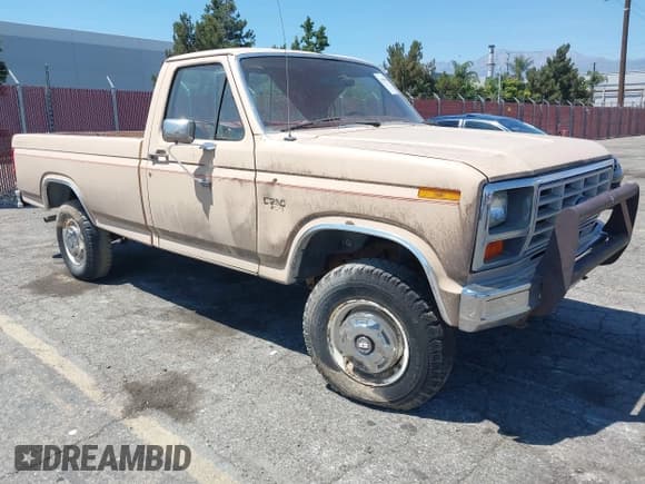 ✅ 1985 Ford F-250 • VIN: 1FTEF26N6FPB44400 • Lot: 42939796. Listed on IAAI with 951,760 mi. Free auction sales archive from the USA and detailed vehicle history report at DreamBid. Image 1.