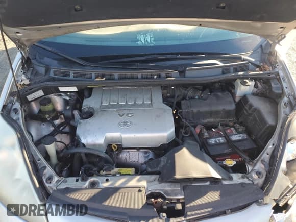 ✅ 2010 Toyota Sienna LE • VIN: 5TDKK4CC7AS306093 • Лот: 70040365. Опубликован ранее на Copart с пробегом 259 858 миль. Бесплатный доступ к архиву аукционных продаж из США и подробный отчёт об истории автомобиля на DreamBid. Изображение 12.