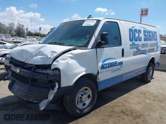 ✅ 2022 Chevrolet Express Cargo • VIN: 1GCWGAFPXN1269561 • Lot: 40347840. Wystawiony na IAAI z przebiegiem 43 743 mil. Bezpłatny archiwum sprzedaży aukcyjnych z USA i szczegółowy raport historii pojazdu na DreamBid. Zdjęcie 18.