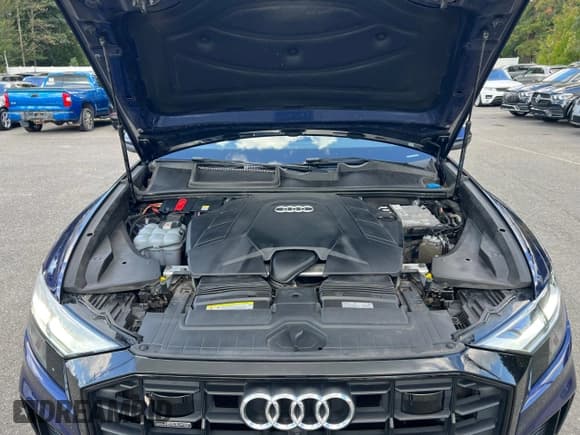 ✅ 2019 Audi Q8 Premium Plus • VIN: WA1EVAF18KD028941 • Lot: 81158215. Listed on Copart with 114,983 mi. Free auction sales archive from the USA and detailed vehicle history report at DreamBid. Image 8.