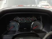 ✅ 2015 Chevrolet Silverado 2500HD LTZ • VIN: 1GC1KWE84FF180962 • Lot: 51786335. Wystawiony na Copart z przebiegiem 85 177 mil. Bezpłatny archiwum sprzedaży aukcyjnych z USA i szczegółowy raport historii pojazdu na DreamBid. Zdjęcie 9.