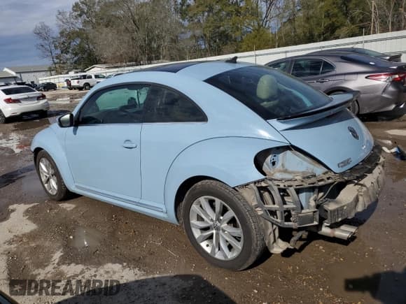 ✅ 2015 Volkswagen Beetle 2.0L TDI • VIN: 3VWJA7AT1FM637565 • Lot: 88650675. Wystawiony na Copart z przebiegiem 115 135 mil. Bezpłatny archiwum sprzedaży aukcyjnych z USA i szczegółowy raport historii pojazdu na DreamBid. Zdjęcie 2.