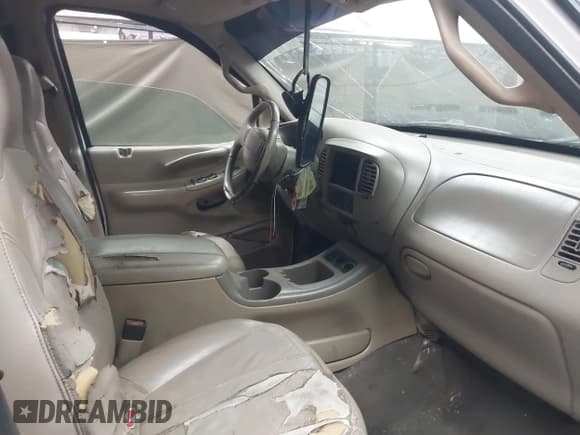 ✅ 2001 Ford Expedition Eddie Bauer • VIN: 1FMPU18L91LB73986 • Lot: 40751322. Listed on IAAI with 336,305 mi. Free auction sales archive from the USA and detailed vehicle history report at DreamBid. Image 5.