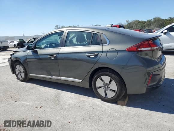 2022 Hyundai Ioniq SE с VIN KMHC75LC4NU282571, выставлен на аукционе Copart как лот 77684944 с пробегом 82 047 миль миль и Списание • Salvage title. История ставок и продаж доступна на DreamBid. Изображение 2.