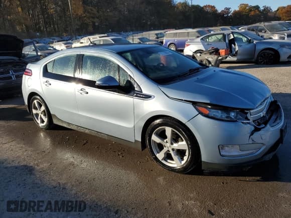 ✅ 2013 Chevrolet Volt • VIN: 1G1RB6E43DU148151 • Lot: 77119894. Wystawiony na Copart z przebiegiem 135 134 mil. Bezpłatny archiwum sprzedaży aukcyjnych z USA i szczegółowy raport historii pojazdu na DreamBid. Zdjęcie 4.