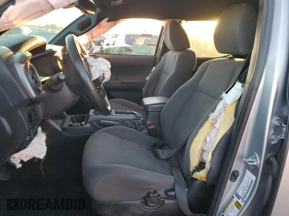 ✅ 2019 Toyota Tacoma SR5 • VIN: 3TMBZ5DN5KM020701 • Лот: 92927315. Опубликован ранее на Copart с пробегом 89 557 миль. Бесплатный доступ к архиву аукционных продаж из США и подробный отчёт об истории автомобиля на DreamBid. Изображение 7.