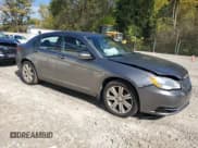 ✅ 2012 Chrysler 200 Touring • VIN: 1C3CCBBG1CN329232 • Lot: 86214135. Wystawiony na Copart z przebiegiem 146 488 mil. Bezpłatny archiwum sprzedaży aukcyjnych z USA i szczegółowy raport historii pojazdu na DreamBid. Zdjęcie 4.