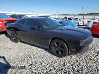 2014 Dodge Challenger R/T 100th Anniversary Appearance z VIN 2C3CDYBT0EH229907, wystawiony jako Copart lot #68137674 z przebiegiem 93 209 mil mil oraz Szkoda całkowita • Salvage title. Historia ofert i sprzedaży dostępna na DreamBid. Obrazek 4.