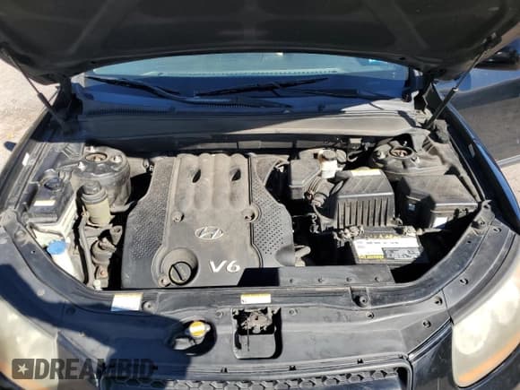 ✅ 2008 Hyundai Santa Fe GLS • VIN: 5NMSG13D88H132752 • Lot: 86705995. Listed on Copart with 231,168 mi. Free auction sales archive from the USA and detailed vehicle history report at DreamBid. Image 12.