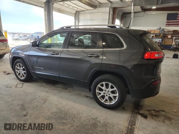 ✅ 2016 Jeep Cherokee Latitude • VIN: 1C4PJMCB3GW148909 • Lot: 92486445. Listed on Copart with 117,134 mi. Free auction sales archive from the USA and detailed vehicle history report at DreamBid. Image 2.