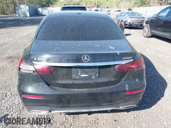 ✅ 2021 Mercedes-Benz E 350 • VIN: W1KZF8EB2MA890084 • Lot: 42129045. Wystawiony na IAAI z przebiegiem 45 583 mil. Bezpłatny archiwum sprzedaży aukcyjnych z USA i szczegółowy raport historii pojazdu na DreamBid. Zdjęcie 16.