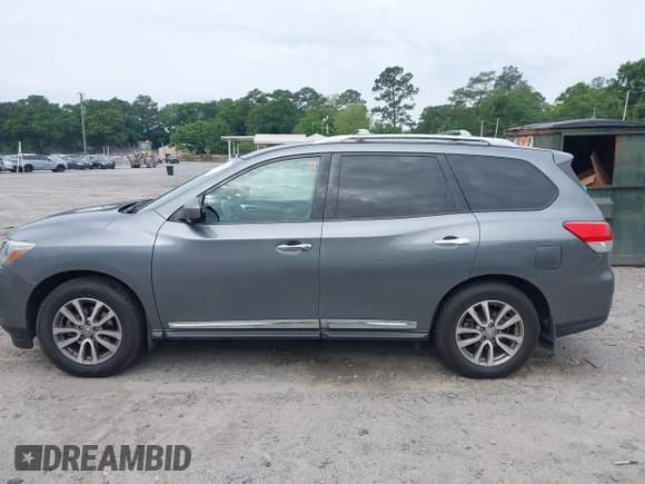 ✅ 2015 Nissan Pathfinder S • VIN: 5N1AR2MN6FC722524 • Lot: 42178396. Wystawiony na IAAI z przebiegiem 112 564 mil. Bezpłatny archiwum sprzedaży aukcyjnych z USA i szczegółowy raport historii pojazdu na DreamBid. Zdjęcie 14.