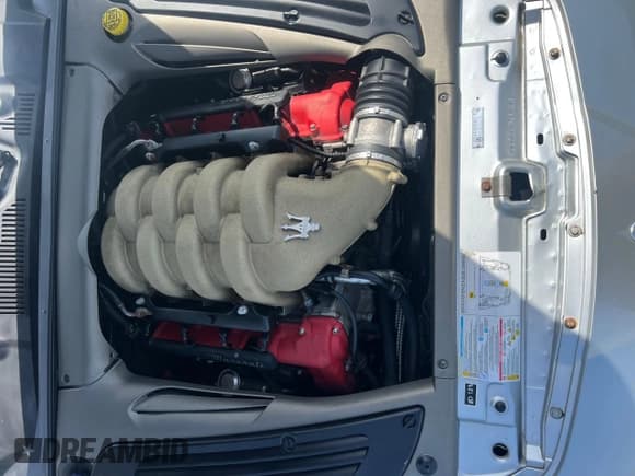 ✅ 2005 Maserati GranSport • VIN: ZAMEC38A950015868 • Лот: 54404835. Опубликован ранее на Copart с пробегом 63 471 миль. Бесплатный доступ к архиву аукционных продаж из США и подробный отчёт об истории автомобиля на DreamBid. Изображение 7.