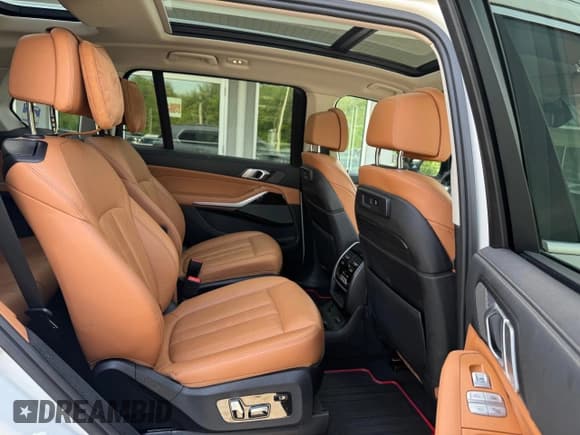 ✅ 2020 BMW X7 xDrive40i • VIN: 5UXCW2C05L9B60363 • Лот: 59041755. Опубликован ранее на Copart с пробегом 89 893 миль. Бесплатный доступ к архиву аукционных продаж из США и подробный отчёт об истории автомобиля на DreamBid. Изображение 6.