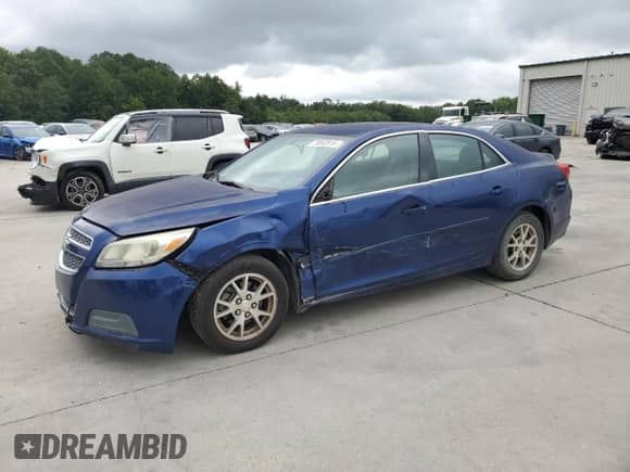 ✅ 2013 Chevrolet Malibu LS • VIN: 1G11A5SA4DU135378 • Lot: 70042615. Wystawiony na Copart z przebiegiem 186 111 mil mil. Skorzystaj z bezpłatnego archiwum sprzedaży aukcyjnych z USA i zobacz szczegółowy raport historii pojazdu na DreamBid. Zdjęcie 1.