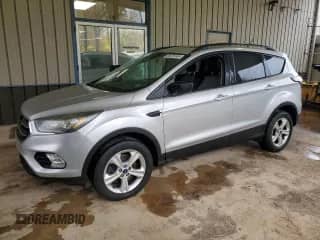 2018 Ford Escape SE с VIN 1FMCU9GD9JUA06268, выставлен на аукционе Copart как лот 90476145 с пробегом Не указан миль и Чистый • Clean title. История ставок и продаж доступна на DreamBid. Изображение 1.
