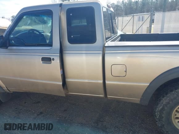 ✅ 1999 Ford Ranger XL • VIN: 1FTZR15V8XTB07717 • Lot: 41661032. Listed on IAAI with 161,889 mi. Free auction sales archive from the USA and detailed vehicle history report at DreamBid. Image 15.