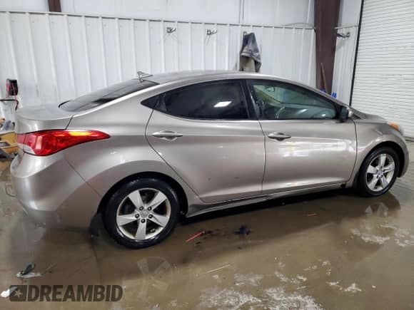 2013 Hyundai Elantra Limited with VIN 5NPDH4AE1DH186037, listed as a Copart auction lot 89881815 with 228,802 mi miles and Salvage title. Bid and sale history available at DreamBid. Image 3.