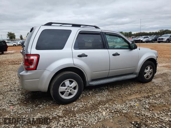 ✅ 2012 Ford Escape XLT • VIN: 1FMCU0DG7CKB62110 • Lot: 90307175. Listed on Copart with 164,646 mi. Free auction sales archive from the USA and detailed vehicle history report at DreamBid. Image 3.