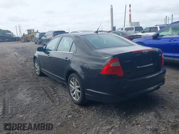✅ 2010 Ford Fusion SE • VIN: 3FAHP0HAXAR417516 • Lot: 42771010. Wystawiony na IAAI z przebiegiem 169 731 mil. Bezpłatny archiwum sprzedaży aukcyjnych z USA i szczegółowy raport historii pojazdu na DreamBid. Zdjęcie 3.