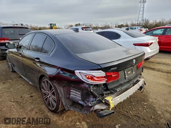 ✅ 2018 BMW 5 Series M550i xDrive • VIN: WBAJB9C57JB034918 • Lot: 91684985. Wystawiony na Copart z przebiegiem 96 888 mil. Bezpłatny archiwum sprzedaży aukcyjnych z USA i szczegółowy raport historii pojazdu na DreamBid. Zdjęcie 2.
