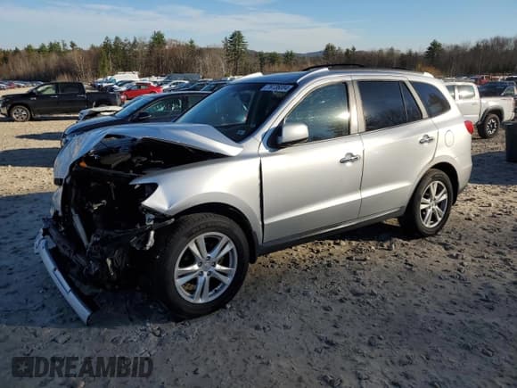 ✅ 2011 Hyundai Santa Fe Limited • VIN: 5XYZKDAGXBG082899 • Lot: 79736084. Listed on Copart with 192,527 mi. Free auction sales archive from the USA and detailed vehicle history report at DreamBid. Image 1.