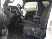 ✅ 2023 Jeep Wrangler Sport Altitude • VIN: 1C4HJXDG8PW620005 • Lot: 88764605. Wystawiony na Copart z przebiegiem 25 724 mil. Bezpłatny archiwum sprzedaży aukcyjnych z USA i szczegółowy raport historii pojazdu na DreamBid. Zdjęcie 7.