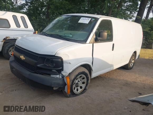 ✅ 2014 Chevrolet Express Cargo • VIN: 1GCSGAFX6E1177295 • Lot: 42829378. Wystawiony na IAAI z przebiegiem 281 183 mil. Bezpłatny archiwum sprzedaży aukcyjnych z USA i szczegółowy raport historii pojazdu na DreamBid. Zdjęcie 2.