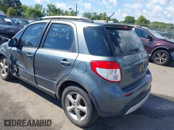 ✅ 2009 Suzuki SX4 Touring AWD • VIN: JS2YB417996201993 • Lot: 43041642. Wystawiony na IAAI z przebiegiem 115 051 mil. Bezpłatny archiwum sprzedaży aukcyjnych z USA i szczegółowy raport historii pojazdu na DreamBid. Zdjęcie 3.