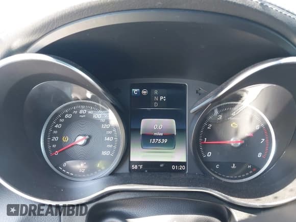 ✅ 2019 Mercedes-Benz GLC 300 • VIN: WDC0G4KB7KF642680 • Lot: 42032973. Wystawiony na IAAI z przebiegiem 137 539 mil. Bezpłatny archiwum sprzedaży aukcyjnych z USA i szczegółowy raport historii pojazdu na DreamBid. Zdjęcie 7.