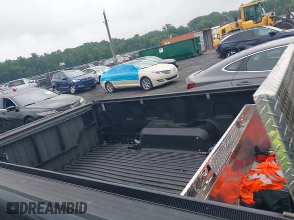 ✅ 2019 Chevrolet Silverado 1500 Work Truck • VIN: 3GCNWAEH5KG175450 • Lot: 42705010. Wystawiony na IAAI z przebiegiem 49 329 mil. Bezpłatny archiwum sprzedaży aukcyjnych z USA i szczegółowy raport historii pojazdu na DreamBid. Zdjęcie 8.