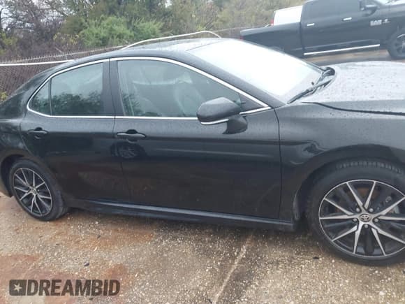 ✅ 2024 Toyota Camry SE Nightshade • VIN: 4T1G11AK7RU855779 • Lot: 43774152. Wystawiony na IAAI z przebiegiem 56 840 mil. Bezpłatny archiwum sprzedaży aukcyjnych z USA i szczegółowy raport historii pojazdu na DreamBid. Zdjęcie 13.