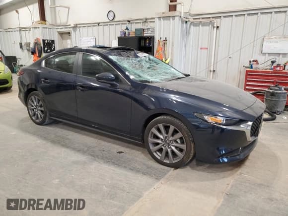 ✅ 2024 Mazda 3 S Preferred • VIN: 3MZBPACMXRM413303 • Lot: 92649765. Wystawiony na Copart z przebiegiem 19 286 mil. Bezpłatny archiwum sprzedaży aukcyjnych z USA i szczegółowy raport historii pojazdu na DreamBid. Zdjęcie 4.